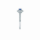 Athen blå cushion cut safir forlovelsesring med dobbelt halo